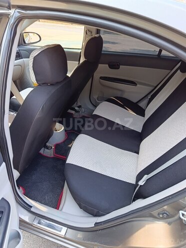 Hyundai Accent-19