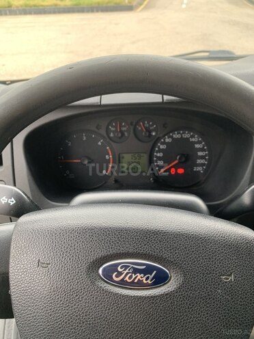 Ford Transit-11