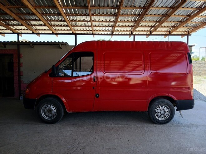 Ford Transit-7