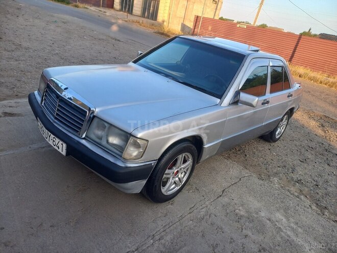 Mercedes 190-4