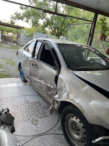 Chevrolet Lacetti-5