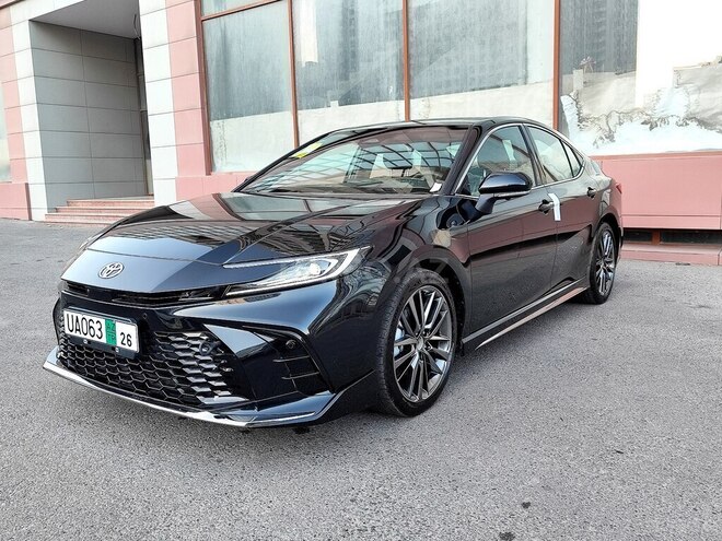 Toyota Camry-8