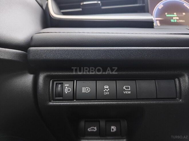 Toyota Camry-12