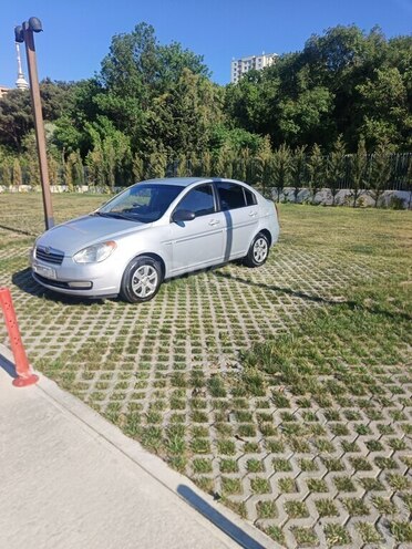 Hyundai Accent-3