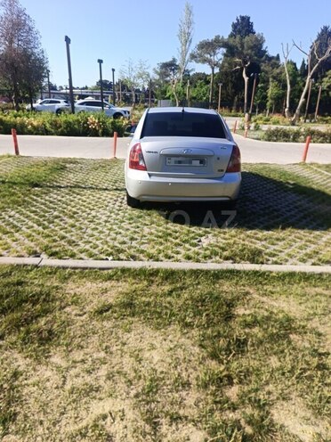 Hyundai Accent-6