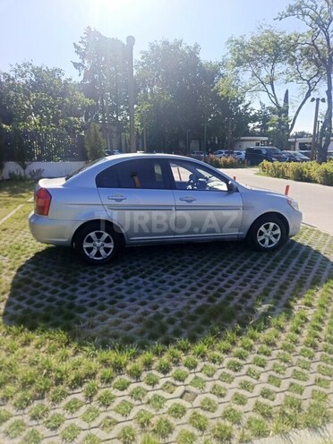 Hyundai Accent-7