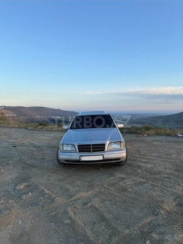 Mercedes C 220-1