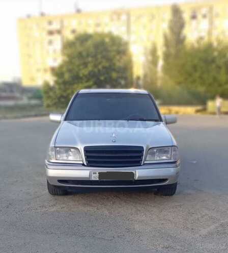 Mercedes C 200-1