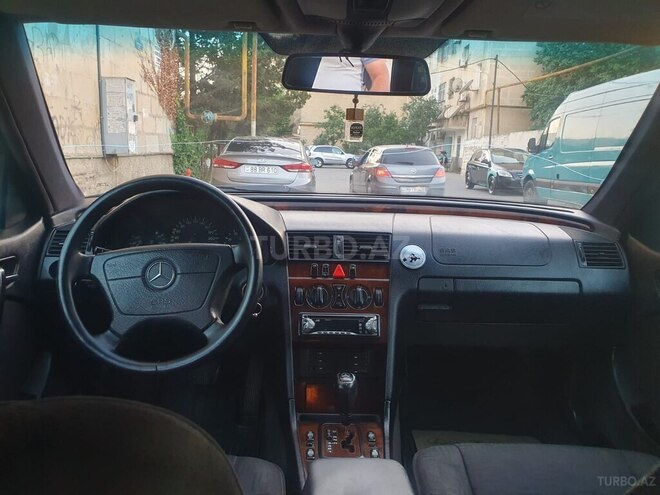 Mercedes C 200-11