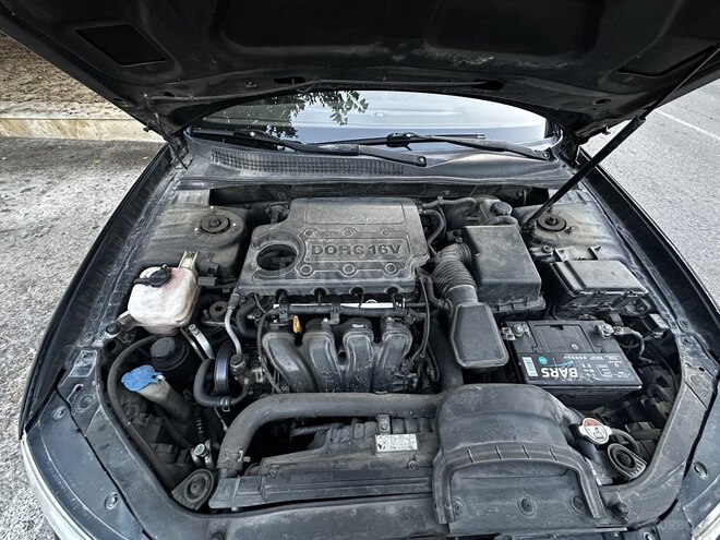 Hyundai Sonata-14