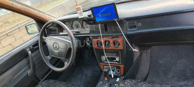 Mercedes 190-4