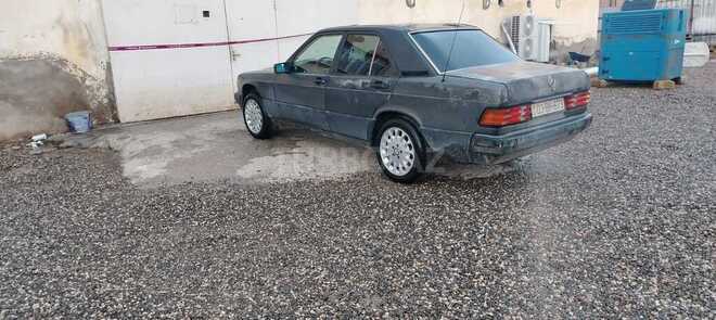 Mercedes 190-9