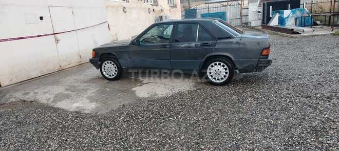 Mercedes 190-8