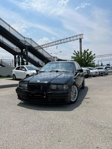 BMW 318-3