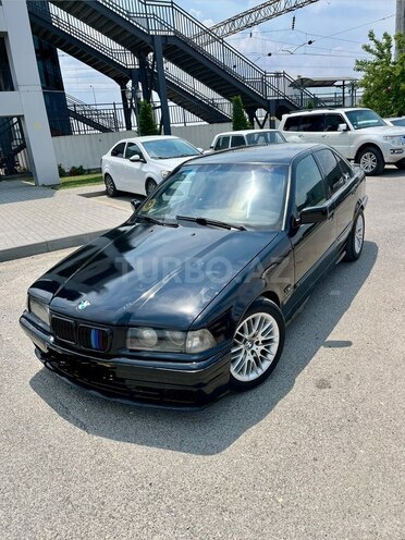 BMW 318-7