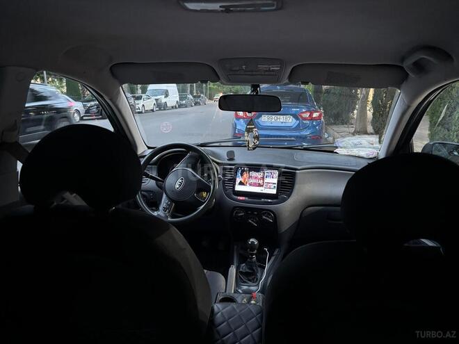 Kia Rio-5