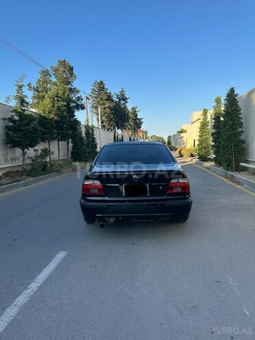 BMW 528-2