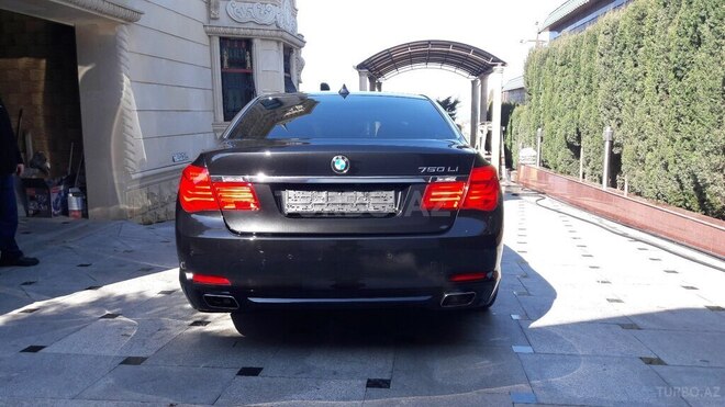BMW 750-3
