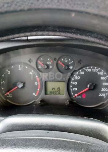 Ford Transit-13