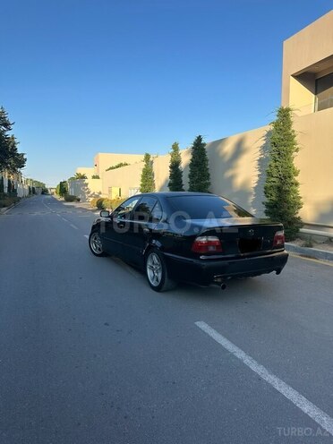 BMW 528-11