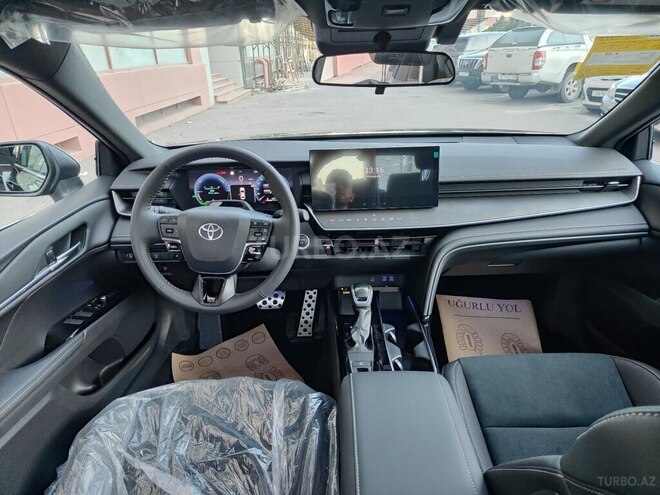 Toyota Camry-13