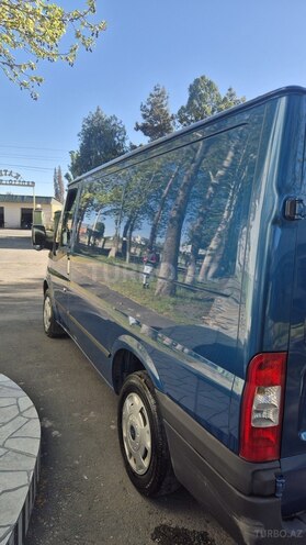 Ford Transit-8