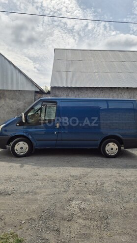 Ford Transit-13