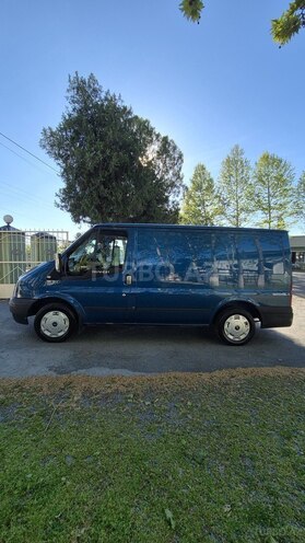 Ford Transit-5