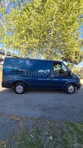 Ford Transit-6