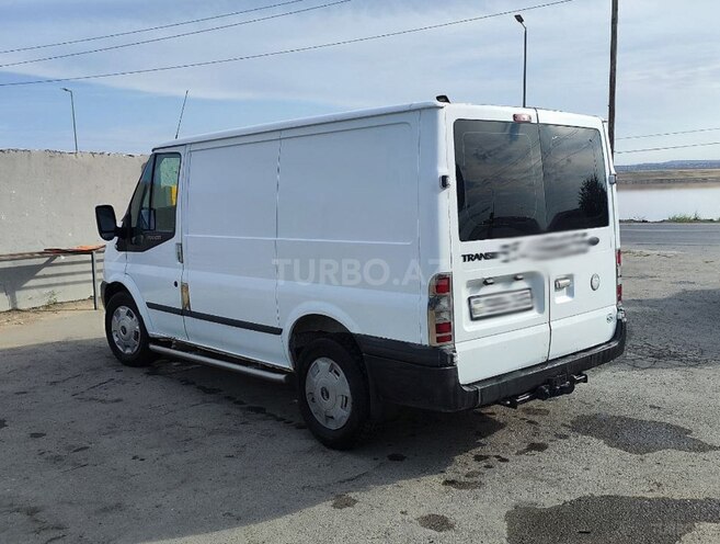 Ford Transit-5