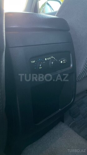 Toyota Land Cruiser Prado-13