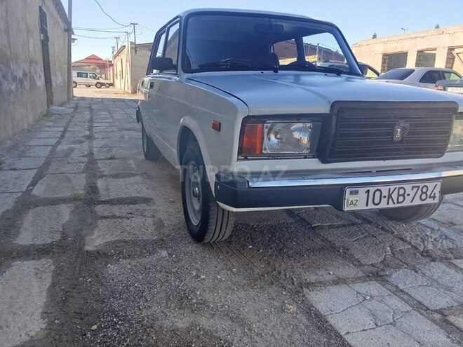 LADA (VAZ) 2107-2