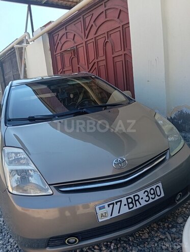 Toyota Prius-12