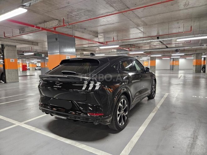 Ford Mustang Mach-E-4