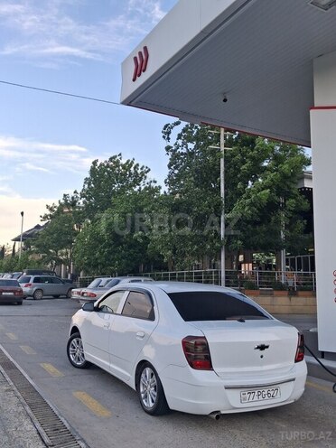 Chevrolet Cobalt-12