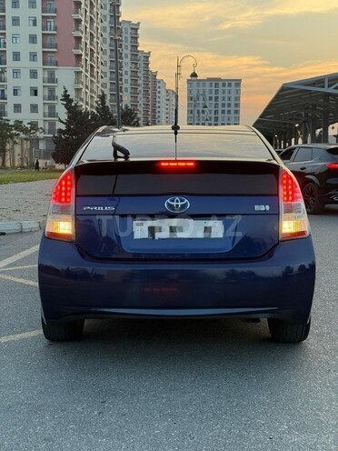 Toyota Prius-12