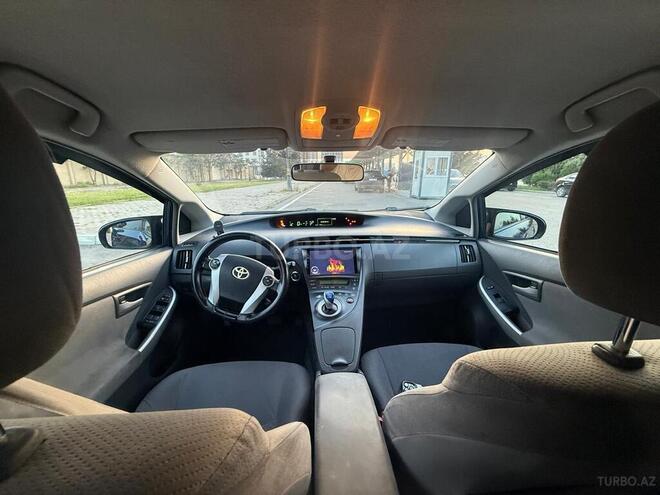 Toyota Prius-6