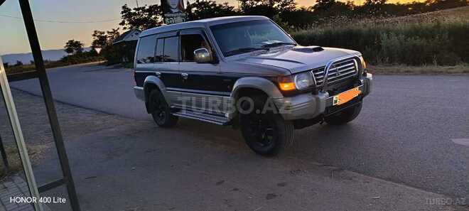 Mitsubishi Pajero-5