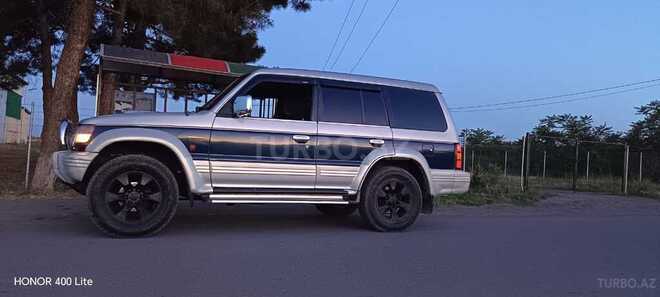 Mitsubishi Pajero-3