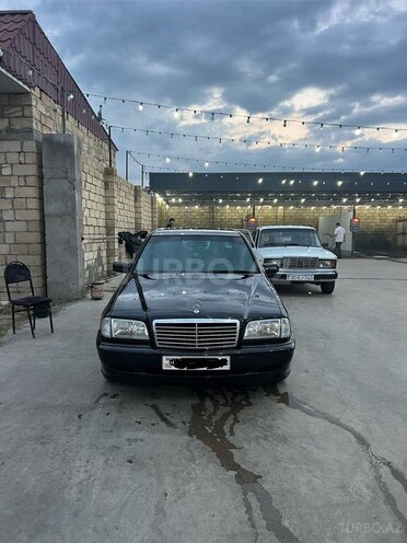 Mercedes C 200-1