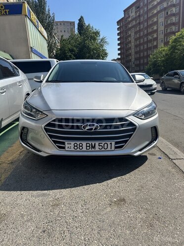 Hyundai Elantra-1