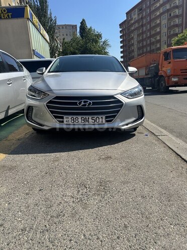 Hyundai Elantra-5