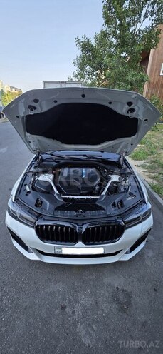 BMW 530e-3