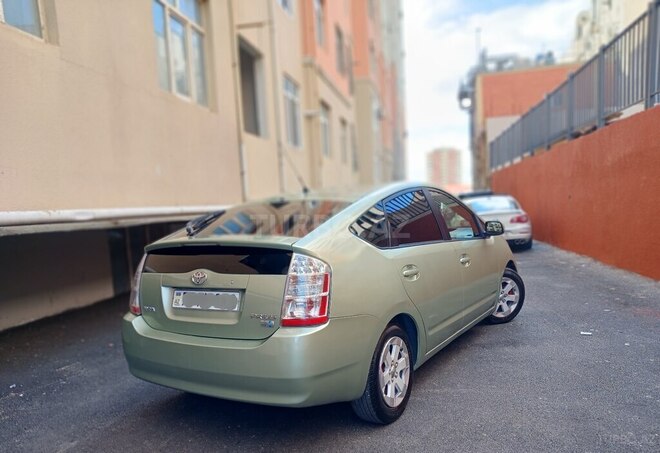 Toyota Prius-3