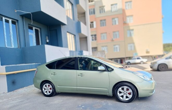 Toyota Prius-5