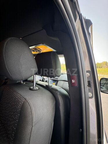 Mercedes Vito 111 CDI-7