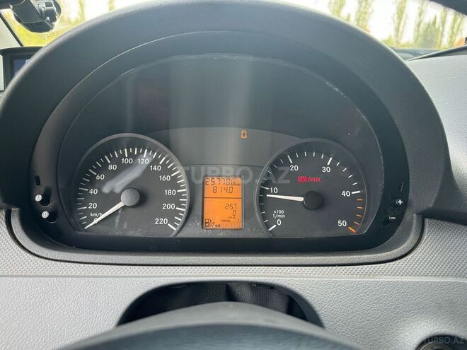 Mercedes Vito 111 CDI-10