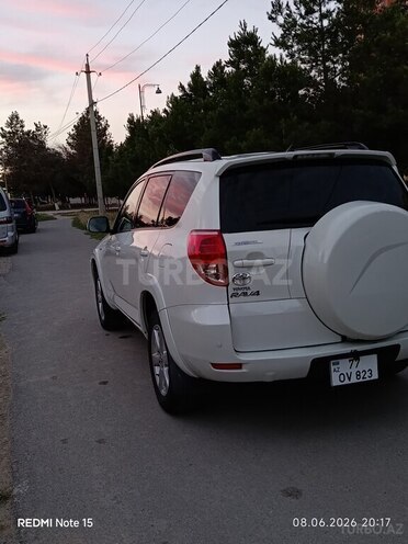 Toyota RAV4-8