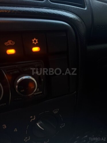 Opel Vectra-11