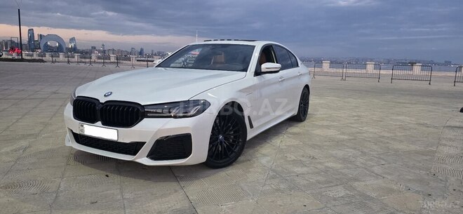 BMW 530e-12